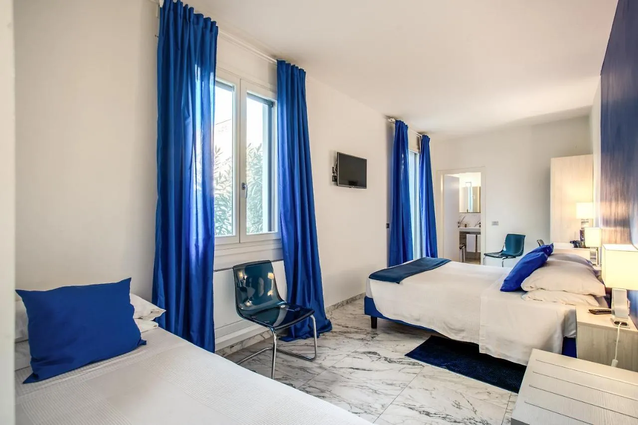Hotel Boston Florence 3*,