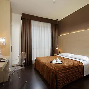 *** Otel Paris İtalya