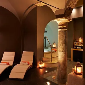 **** Otel The Code İtalya